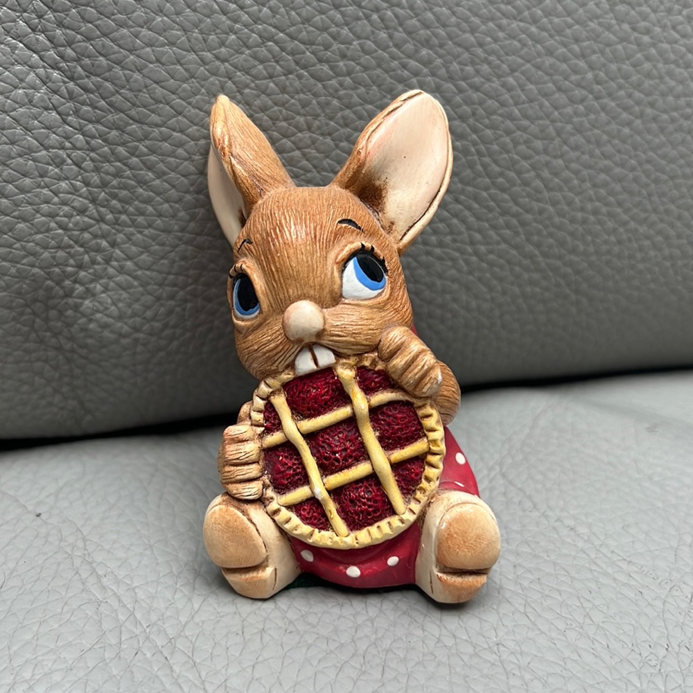 Vintage Pendelfin " Picnic Midge" Hand Painted Rabbits - Made In England